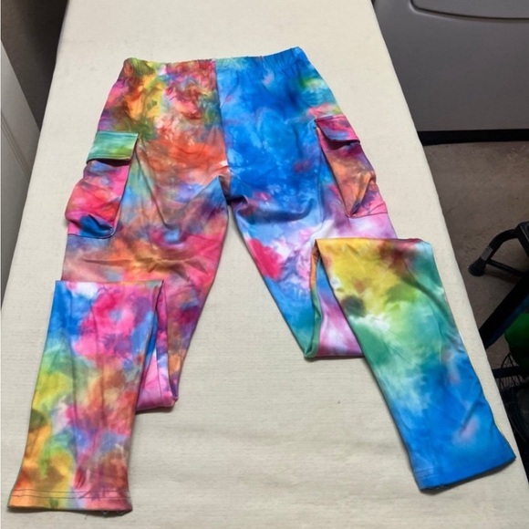Akira M tie dye cargo leggings with bottom zipper - Picture 4 of 8